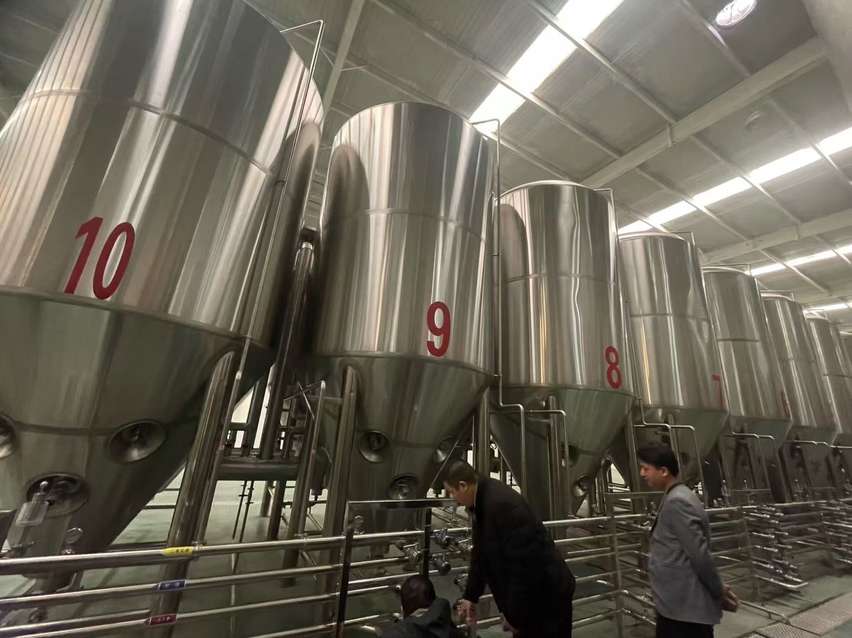 平和精酿啤酒设备厂—平面布置、设备设计、制造、调试、培训等一条龙服务